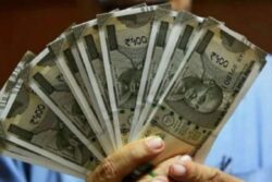 One In 4 Indians Used Cash For Over 25% Of Monthly Household Buying In Past 12 Months: Survey