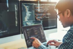 Want To Make A Career In IT Industry Without A Degree? Check These Jobs