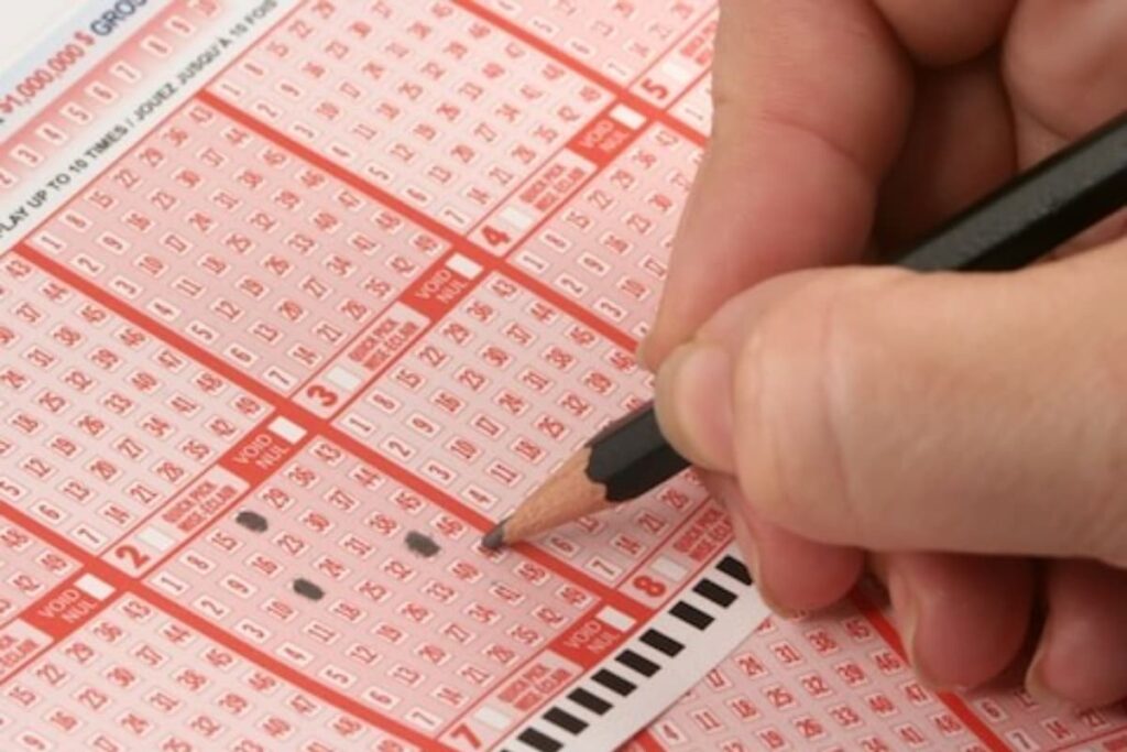 Lottery Winner In The USA Bags $1000 Daily, Ditches That And Choses Lump Sum Amount