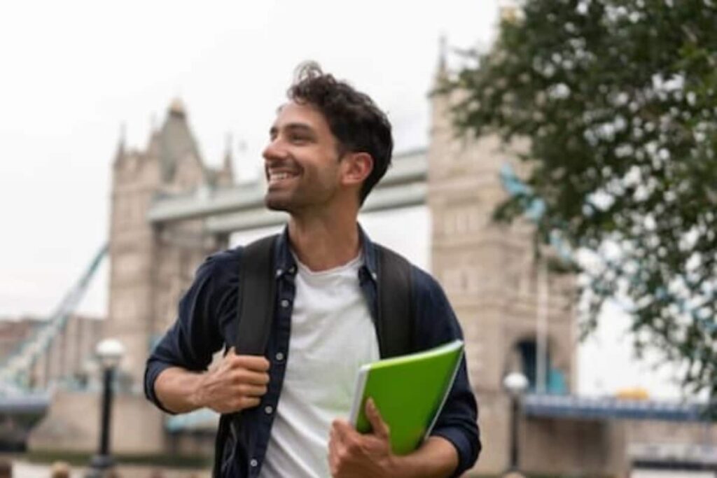 Reputed Institutions To Good Credit Score, 5 Factors That Ease Education Loan To Study Abroad