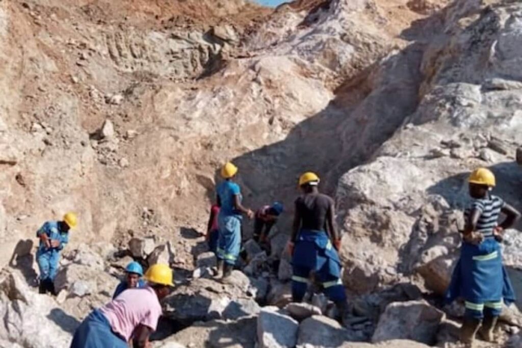 Zimbabwe Mining Companies Employ Only Female Workforce In Aquamarine Sector