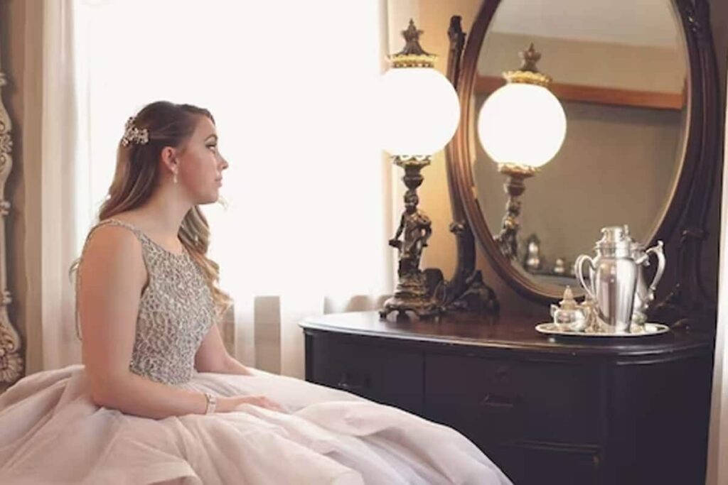 Woman Wants To Renew Her Vows In Daughter-In-Law's Wedding Dress; Reddit Says 'No'