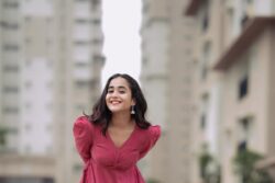 Deepthi Sunaina’s Pink Flowy Dress Is Perfect For A Casual Day Out