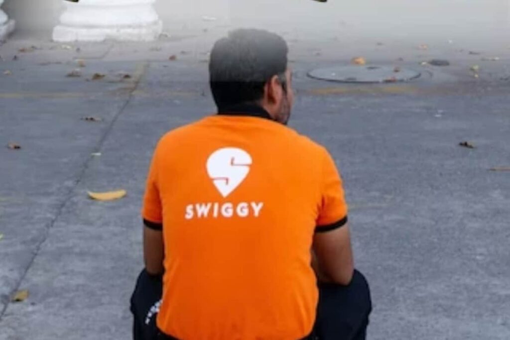 Hyderabad Man Decides To Travel 12 Km Extra As Customer Puts Wrong Address