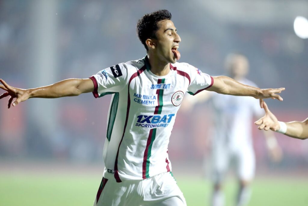 ISL 2023-24: Youngsters Shine as Mohun Bagan SG Edge Past 10-man Jamshedpur FC 3-2