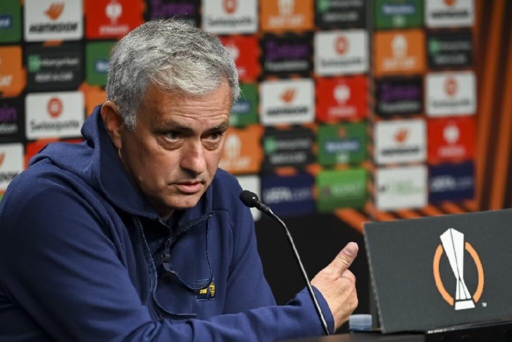 Jose Mourinho, Mauricio Sarri Exchange Verbal Jabs Ahead of Roma-Lazio Derby In Serie A