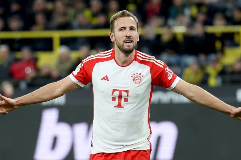 Robert Lewandowski Goal Mark 'Still Too Far Away' Says Bayern Munich's Harry Kane