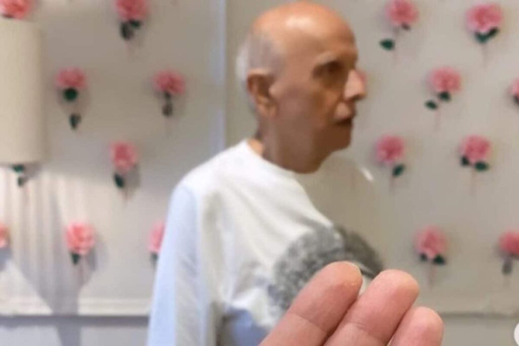 Pooja Bhatt Shares Mahesh Bhatt's Photo From Raha Kapoor’s Birthday Evening; Gives Glimpse of Decoration