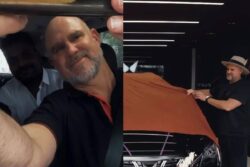 Watch: Australian Cricketer Matthew Hayden Delivers Mahindra XUV700 in Chennai