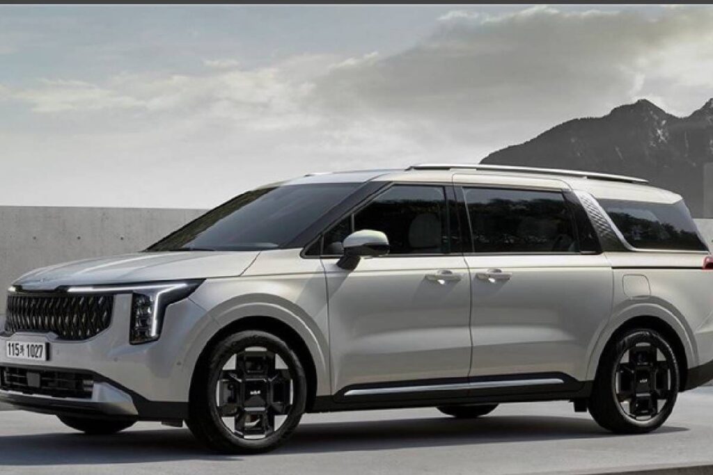 Kia Carnival Facelift Breaks Cover, Gets A Sleek Design and High-Tech Upgrades