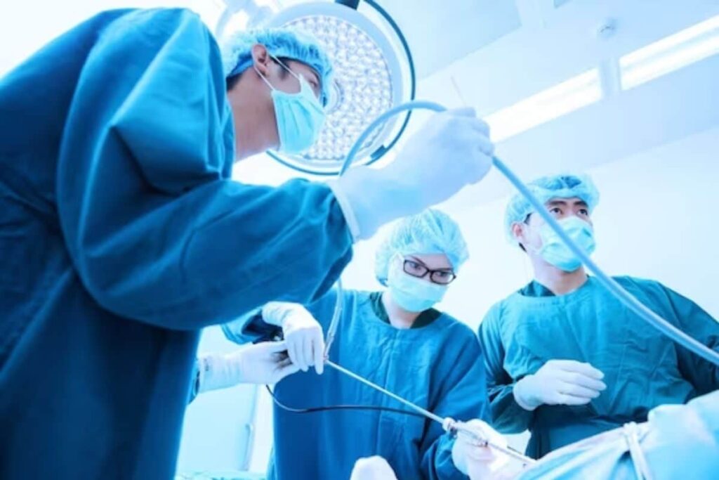 Delhi: AIIMS Doctors Extract Needle From 7-year-old's Lung