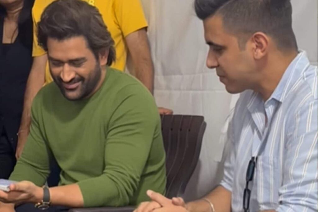 MS Dhoni's Off-Field Mind-Reading Skills Will Make Scream 'Mahi...Mahi'