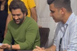 MS Dhoni's Off-Field Mind-Reading Skills Will Make Scream 'Mahi...Mahi'