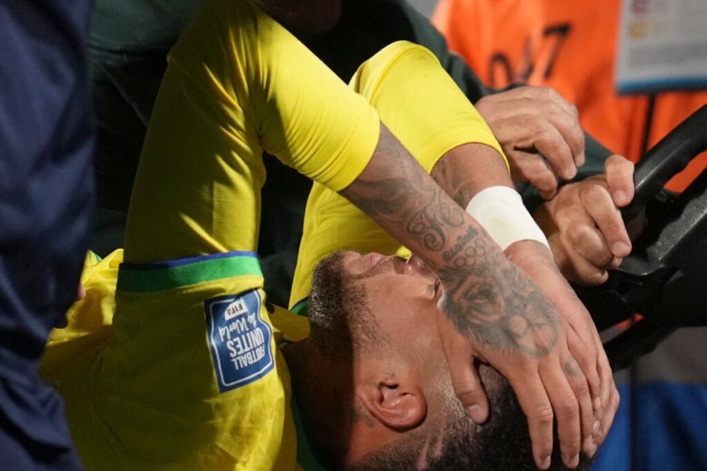 Neymar Responding Well to Rreatment, Says Brazil's Team Doctor
