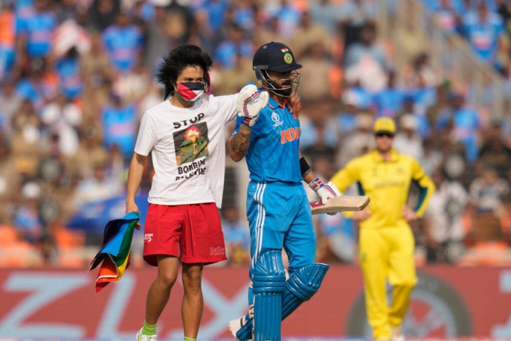 'Stop Bombing Palestine': Spectator Invades Field During IND vs AUS World Cup Final