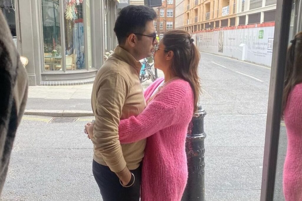 Parineeti Chopra's Birthday Wish Pic For Raghav Chadha Inspire Memes on Social Media