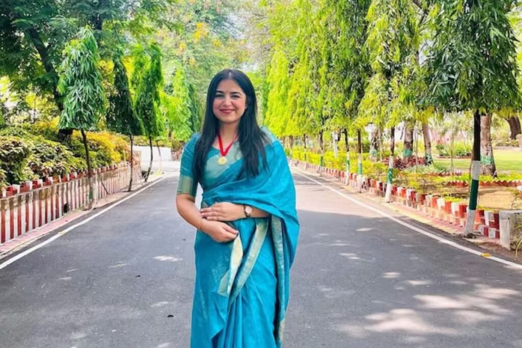 Meet IRS Purvi Nanda, Who Cracked UPSC Without Coaching And Through Self-study