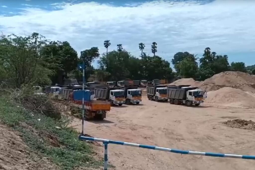 Bihar: Sand-Laden Tractor Mows Down Inspector in Jamui; Cops Suspect Mafia Hand Behind Death