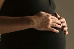 Woman Gives Birth on Mumbai Road, Police Take Mother, Infant to Hospital