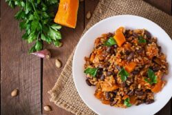 Ahmedabad Family Finds Chicken in 'Veg' Mexican Hot Pot Ordered at Restaurant. Here's What Followed