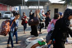 Hamas Suspends Evacuation of Foreigners to Egypt: Border Official