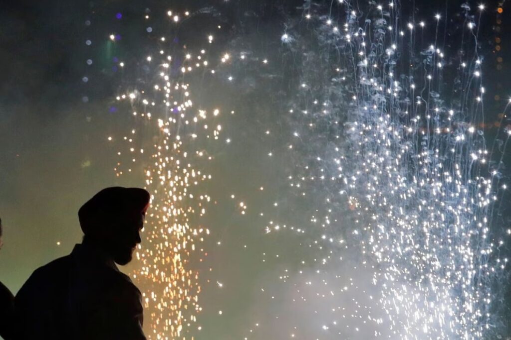 Day after Diwali, Delhi's Rain Relief Goes Up in Smoke, Local Emissions Push Air Pollution to Hazardous Levels