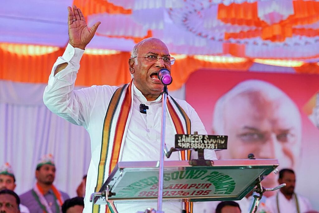 WATCH | Kharge Loses Calm At Crowd For Disturbing Congress Rally; BJP Says He's 'Humiliated'