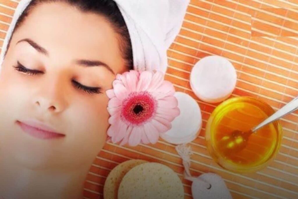 Know The Nourishing Powers of Glycerin and Honey for Dry Skin In Winters