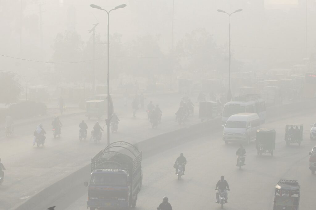 Pakistan: Punjab Province Imposes 'Smog Emergency' in Province of 127 Million