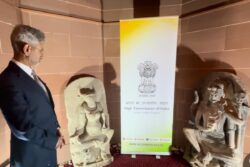 UK: Jaishankar Presides Over Repatriation of Two Stolen Idols — Yogini Chamunda, Gomukhi
