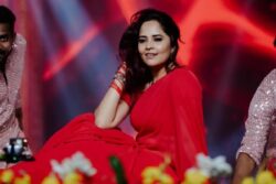 Anasuya Bharadwaj's Captivating Dance Performance In Traditional Attire Has Internet's Approval