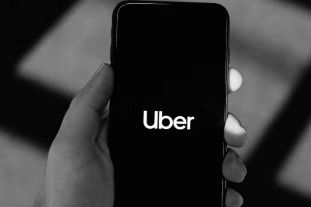 Shocking! Delhi Man Loses Rs 5 Lakh After Calling Uber For Refund