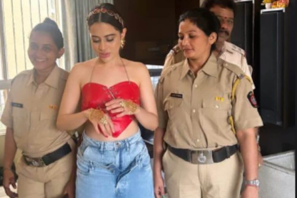 Urfi Javed BREAKS Silence On Alleged 'Arrest' After Mumbai Police Files Case: 'Nothing Can Stop...'