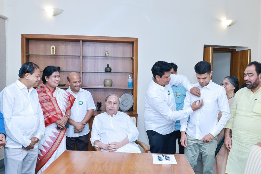 Tamilian Married to Odia IAS Officer: How Does Patnaik Pick VK Pandian Fit Into Odisha Politics?