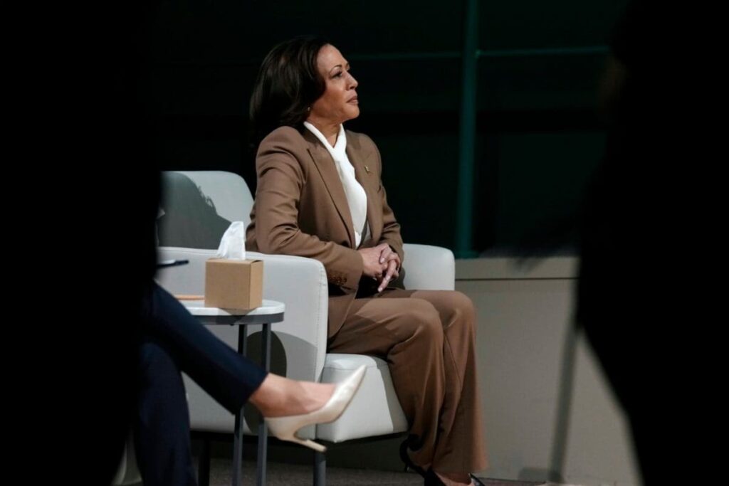 'Awkward Double Booking': Harris’ Hasty Dubai Trip Carried High Political Risks at Home