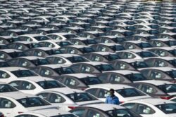 Year-End Car Deals: Top Manufacturers Roll Out Massive Discounts, Details Inside