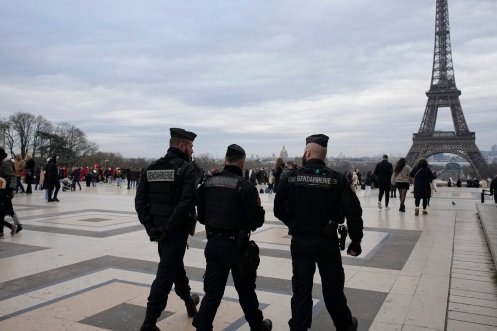 ‘Huge Risk of Terrorism during Christmas’: EU Official amid Paris Stabbings, Teen’s Ploy to Blow Up German Market