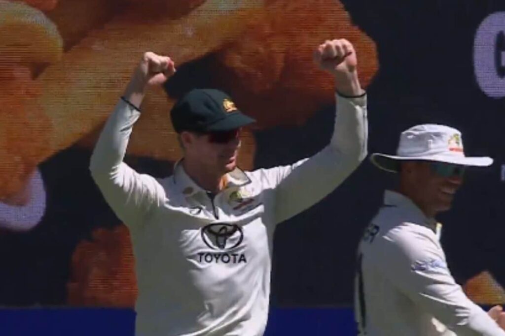 WATCH: Steve Smith Celebrates After Picking up Stray Trash During Opening Test Against Pakistan
