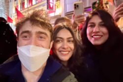 Mrunal Thakur Smiles The Brightest As She Meets Harry Potter Star Daniel Radcliffe; Selfie Goes Viral