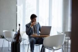 Want To Enjoy Lounge Access At Airports? You Are Just A Swipe Away