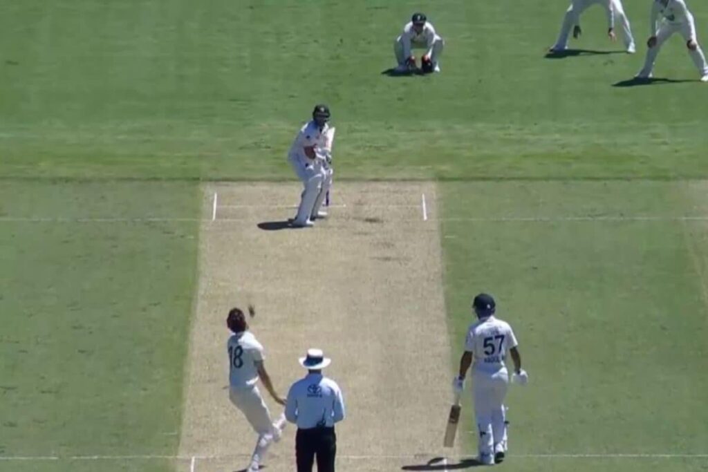 WATCH: Uncapped Jordan Buckingham Sets Up Imam-ul-Haq to Get Him Caught Behind