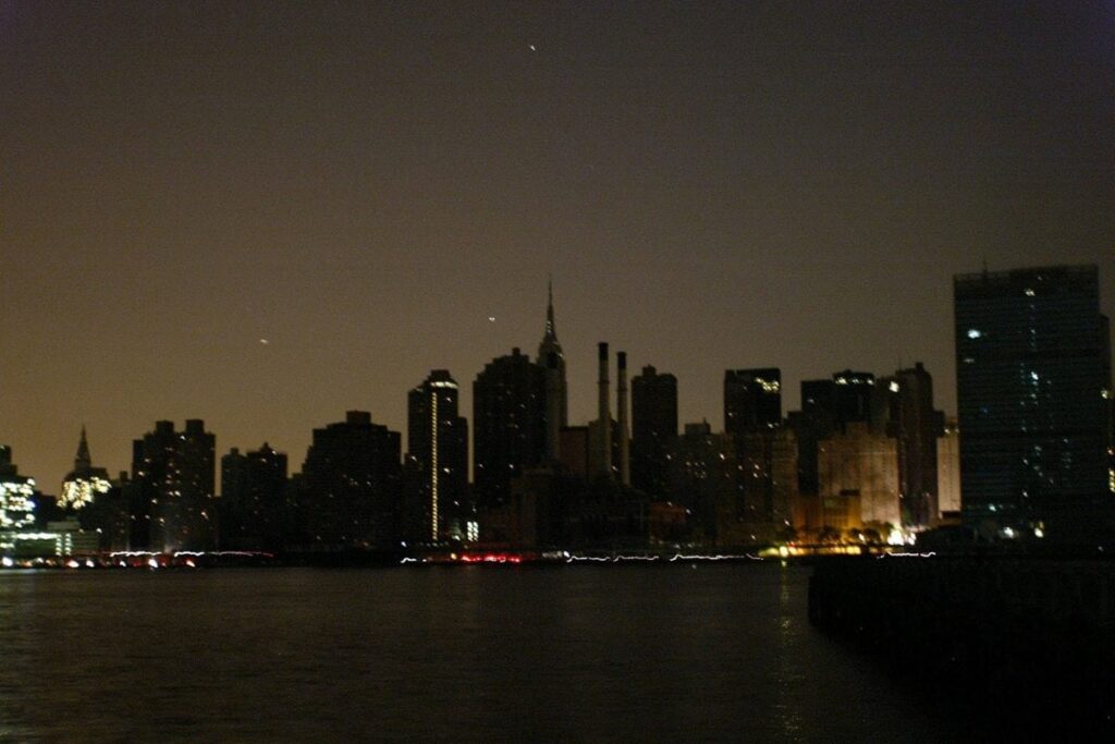 Elevators Stop, Lights Flicker As 'Explosion' Causes Brief Blackout Across New York City
