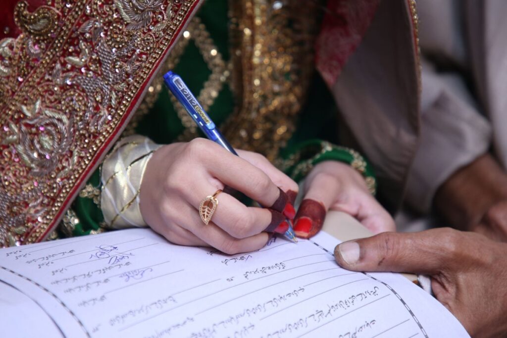 Pakistan Woman Arrives in India to Marry Kolkata Resident