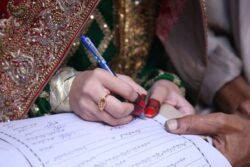 Pakistan Woman Arrives in India to Marry Kolkata Resident