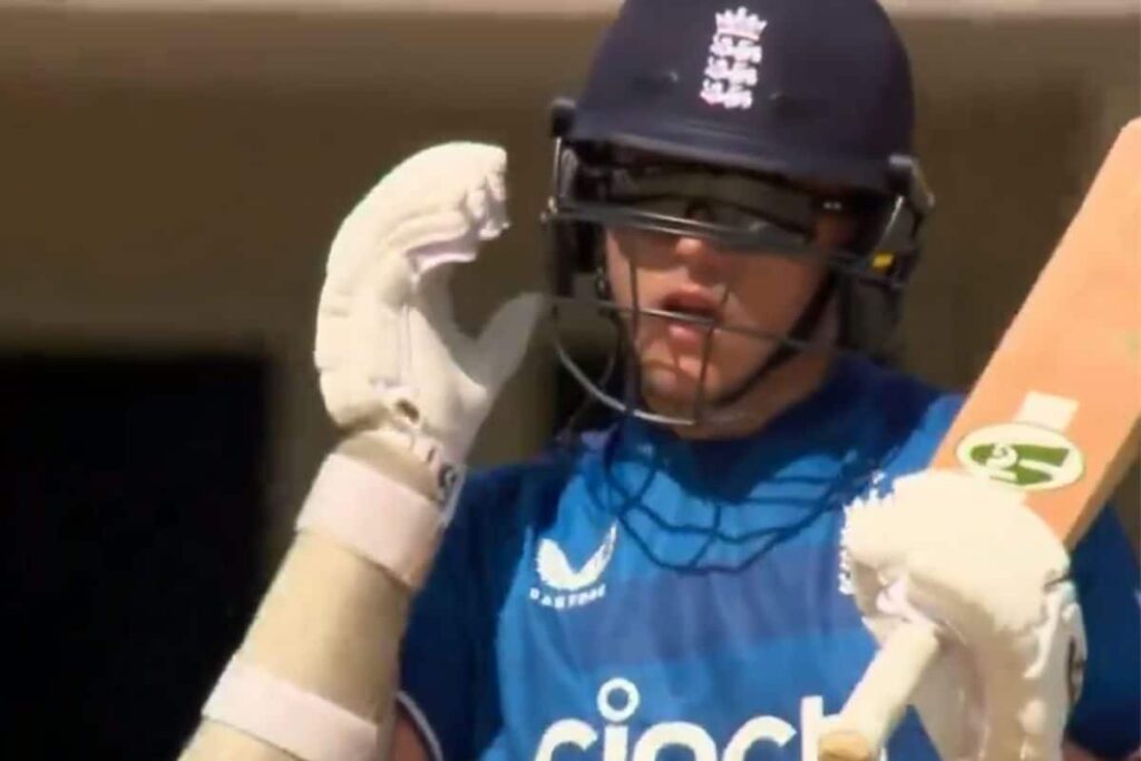 WI vs ENG: Sam Curran Walks Out to Bat Wearing Sunglasses in the First ODI - WATCH
