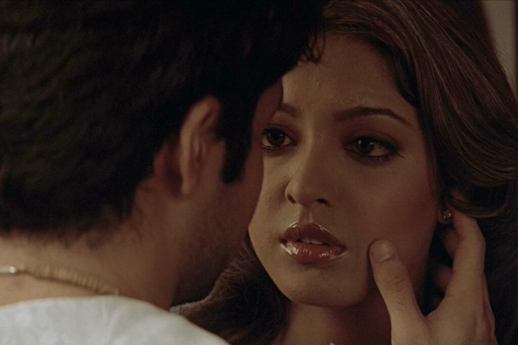 Tanushree Dutta Recalls 'Awkward' Kisses With Emraan Hashmi: 'He Is Not The Most Comfortable Kisser'