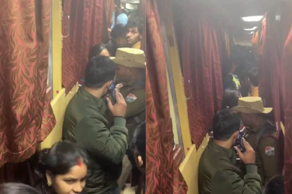 Howrah Train's AC Coach 'Hijacked' By Ticketless Passengers, Railways Responds to Viral Video