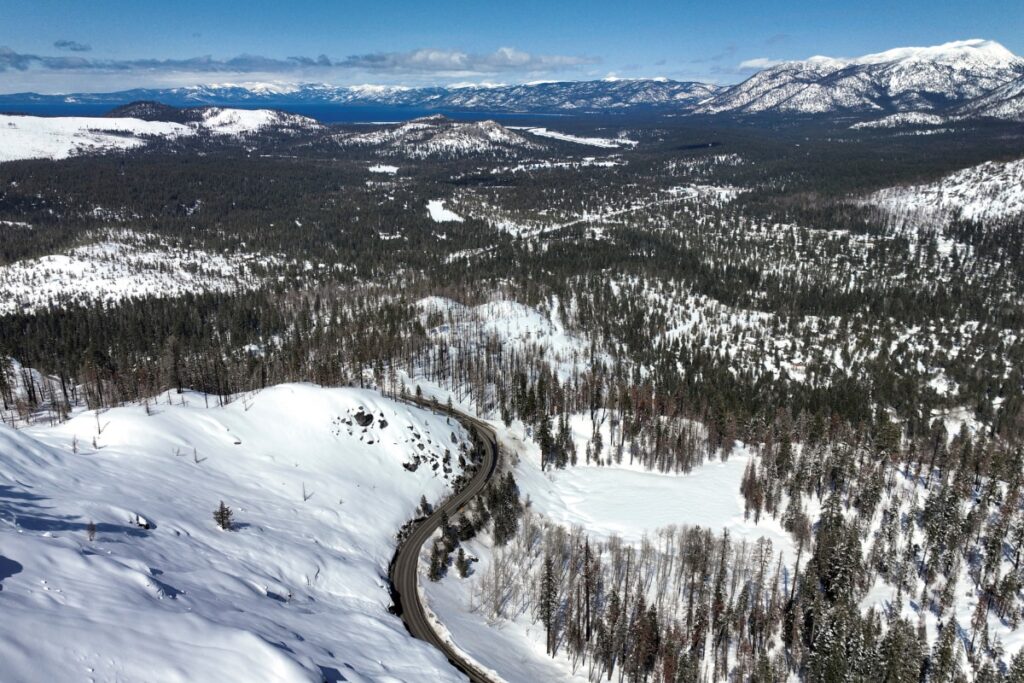 'Holy F***': WATCH Skier's Heart-Stopping Encounter with Bear at US Lake Resort