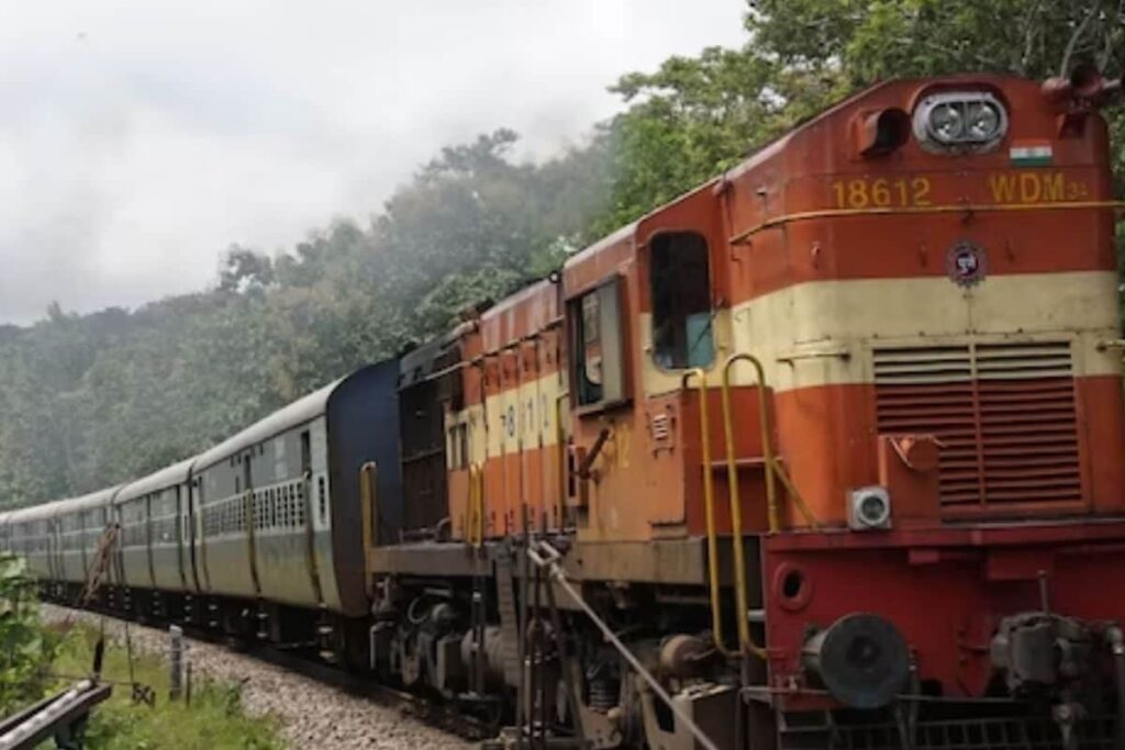 Maharashtra: 7 Wagons of Goods Train Derail Near Kasara; Mail Express Traffic Hit