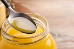 5 Ways Warm Ghee Can Contribute To Reduce Body Fat